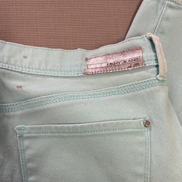 DKNY Women's sz 6 City Skinny Jeans in Light Blue zipper ankle - Picture 10 of 10
